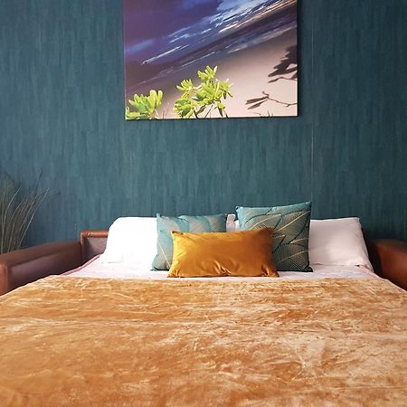 A Space That Feels Like Home With Private Parking Málaga Esterno foto