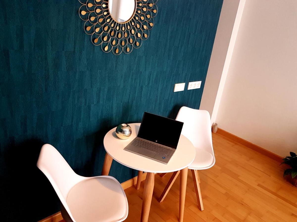 A Space That Feels Like Home With Private Parking Málaga Esterno foto